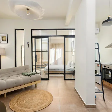 Japandi Style Flat In Center Salonicco