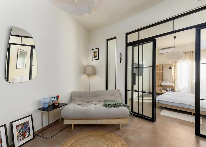 Japandi Style Flat In Center 테살로니키